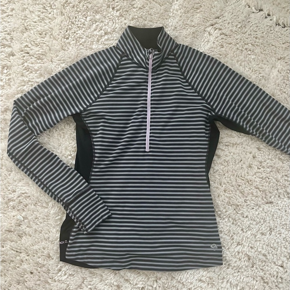 EUC Mountain Hardware 1/2 Zip Pullover size Medium